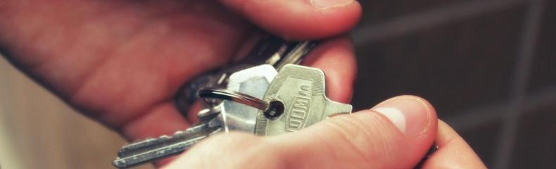 Klucze w dłoni